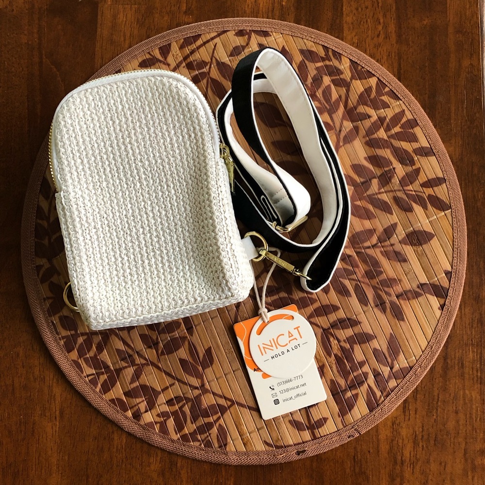 Women’s cross body bag.